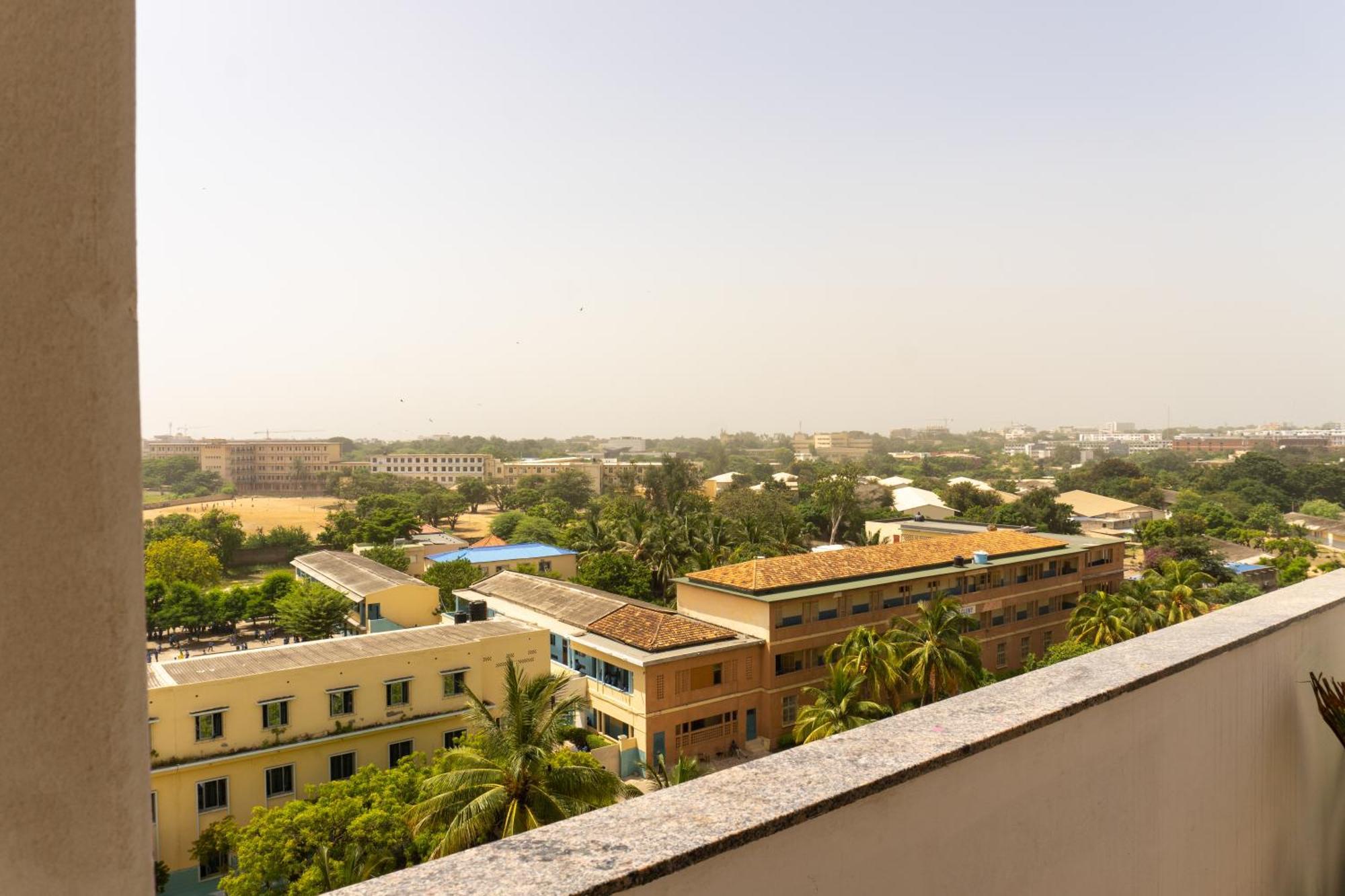 داكاغْ Chambres Meublees Avenue Cheikh Anta Diop المظهر الخارجي الصورة